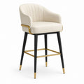 Sgabello da bar in pelle sintetica PU crema con schienale avvolgente e telaio in acciaio nero e oro, 58 × 56 × 101 cm, seduta a 68 cm